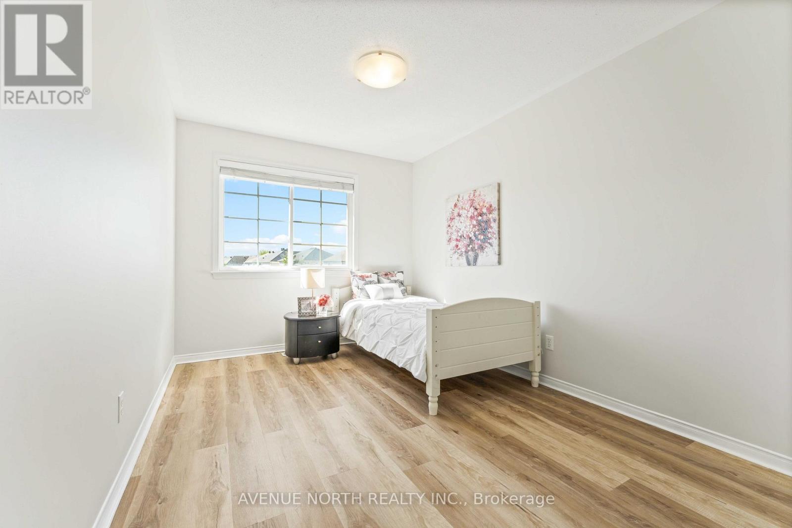 402 ASHBOURNE CRESCENT - 22