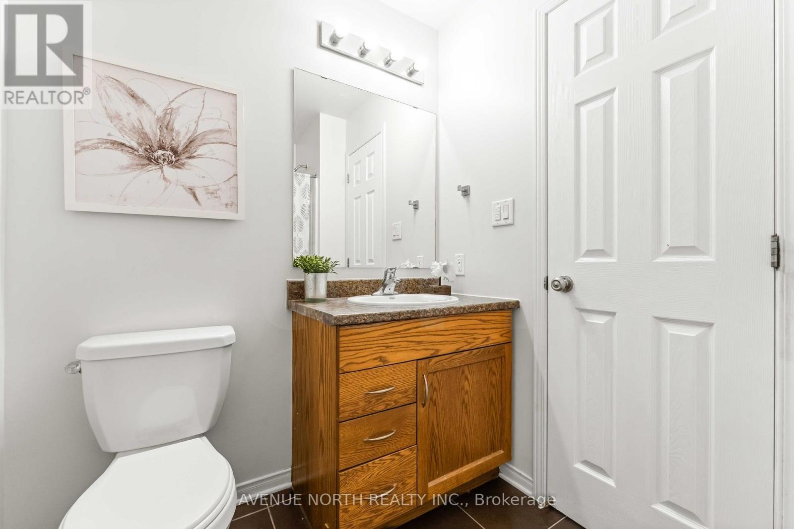 402 ASHBOURNE CRESCENT - 27