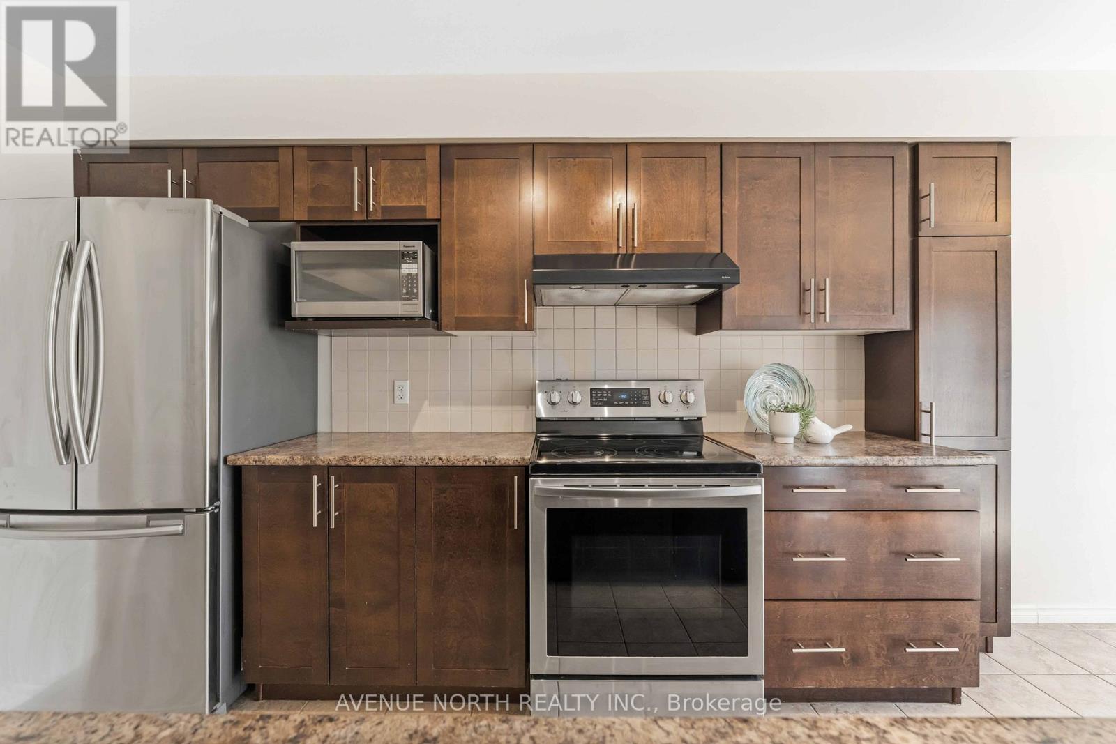 402 ASHBOURNE CRESCENT - 13