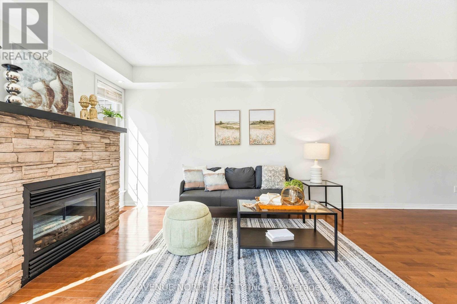 402 ASHBOURNE CRESCENT - 8