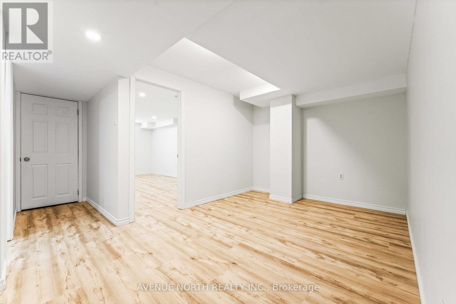 402 ASHBOURNE CRESCENT - 31