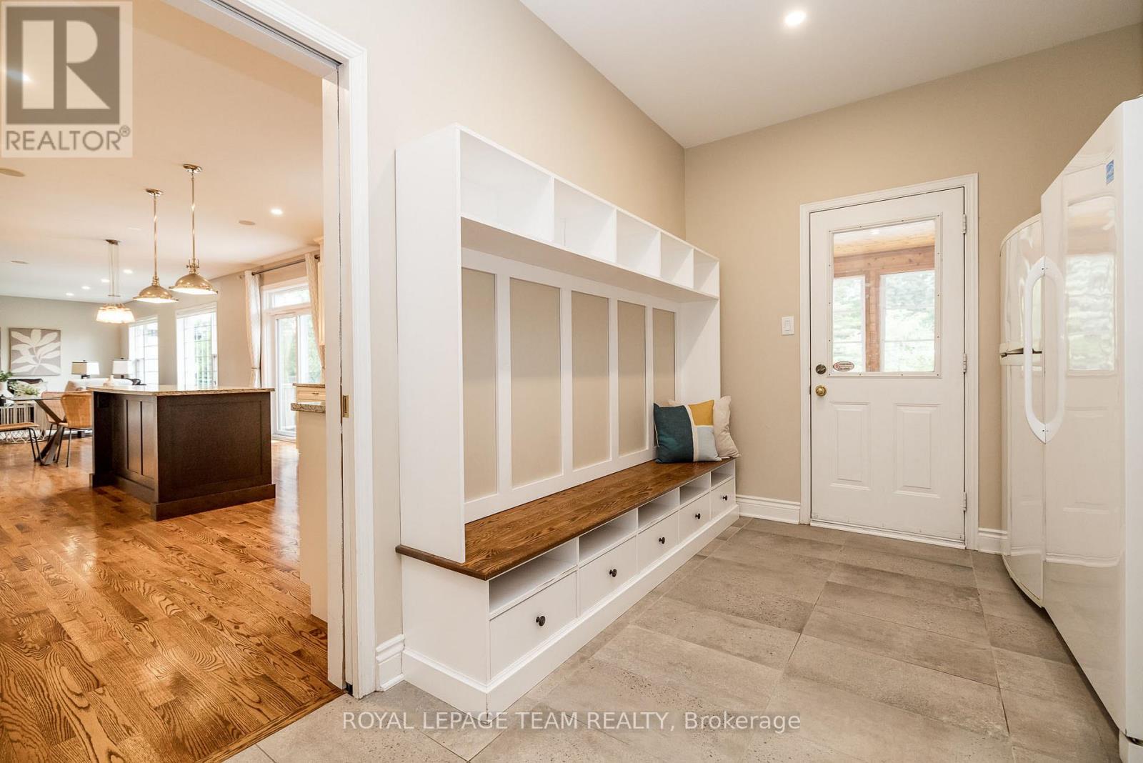 10 BEECHGROVE GARDENS - 31