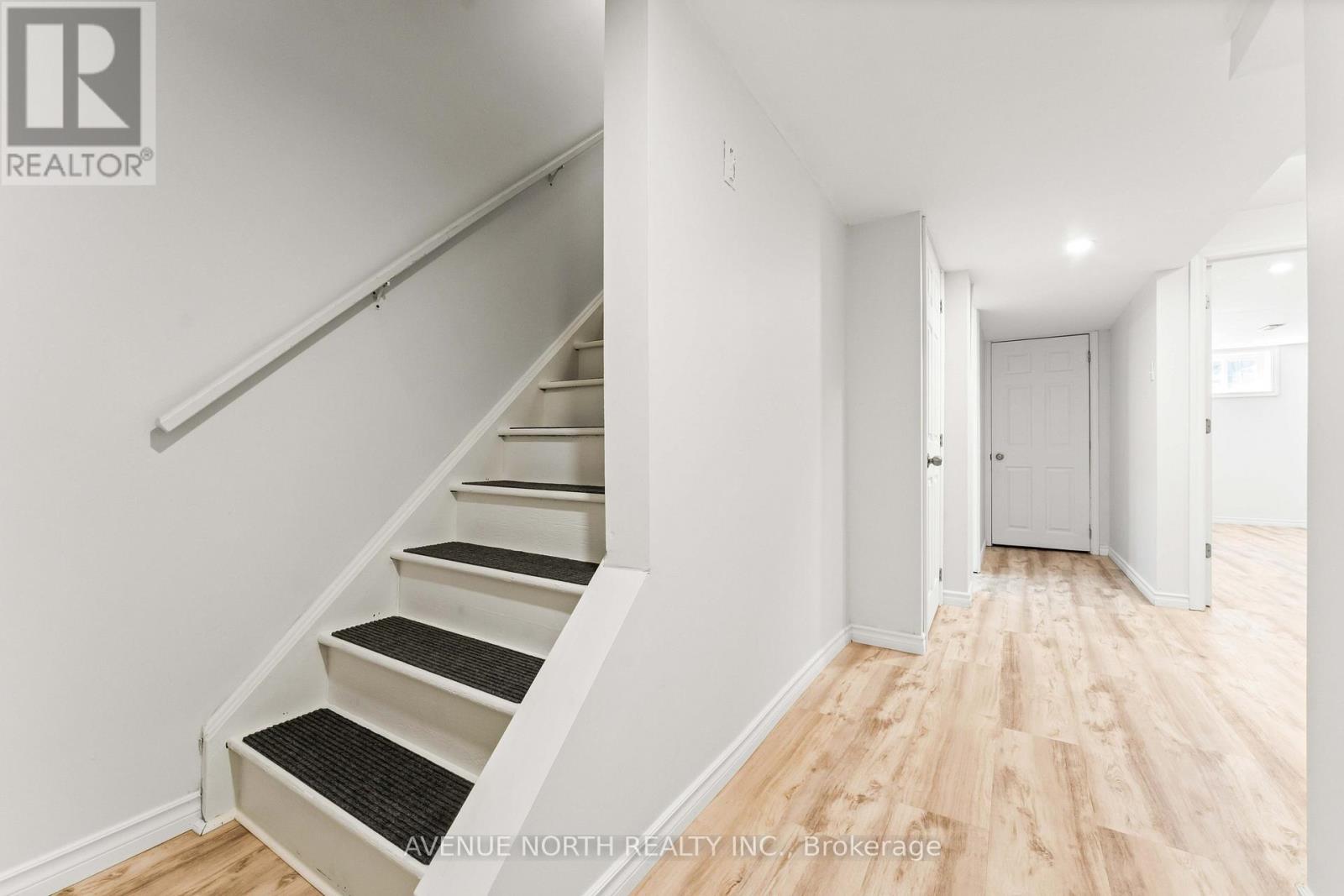 402 ASHBOURNE CRESCENT - 29