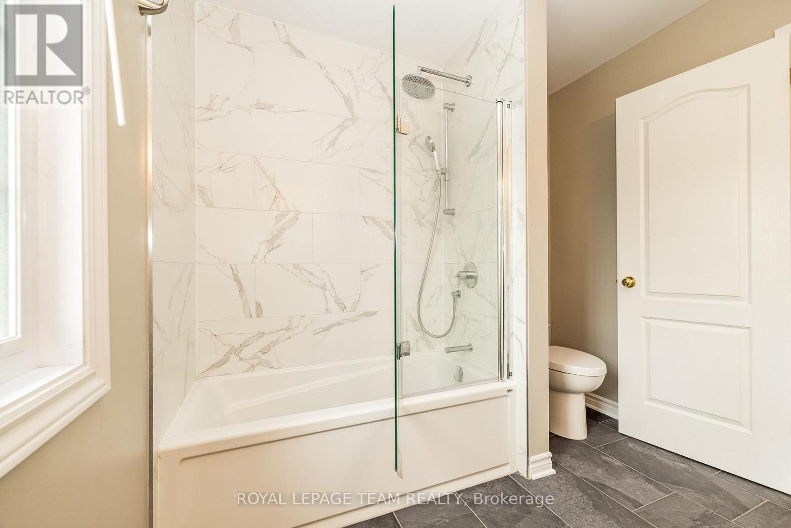 10 BEECHGROVE GARDENS - 27