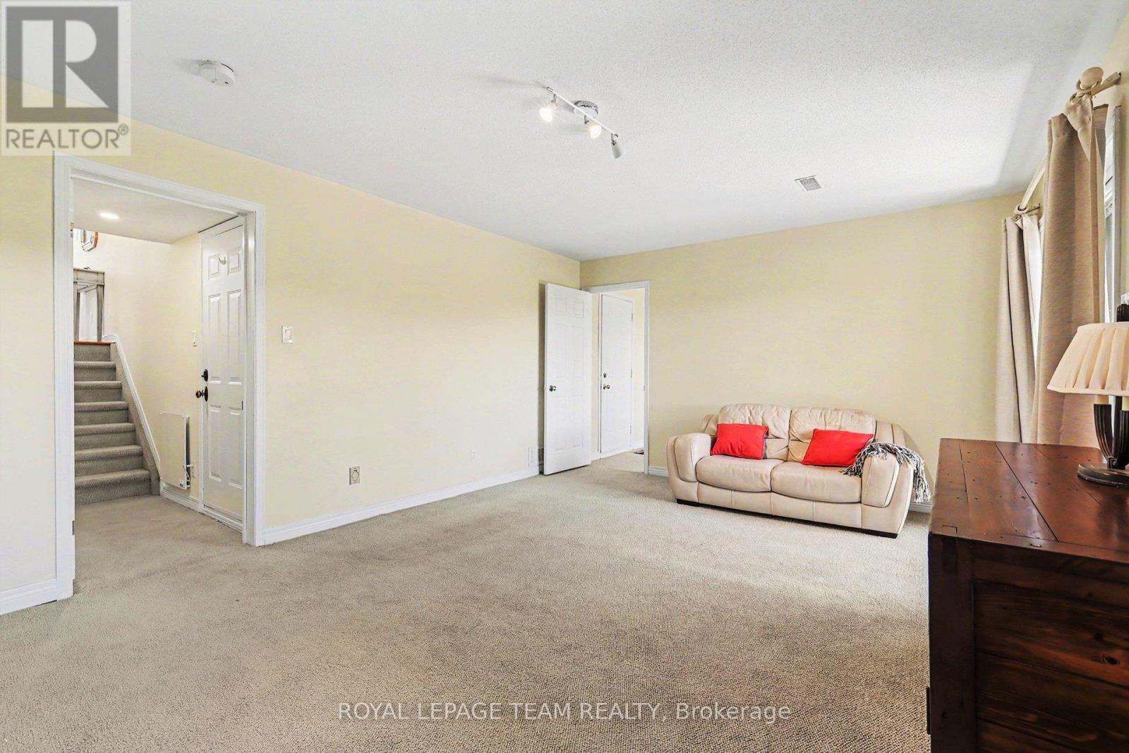 12 CATHERWOOD COURT - 30