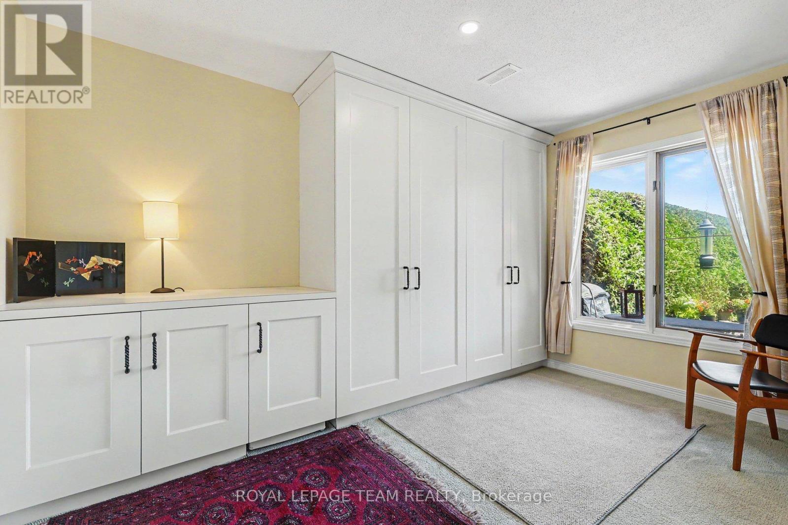 12 CATHERWOOD COURT - 32