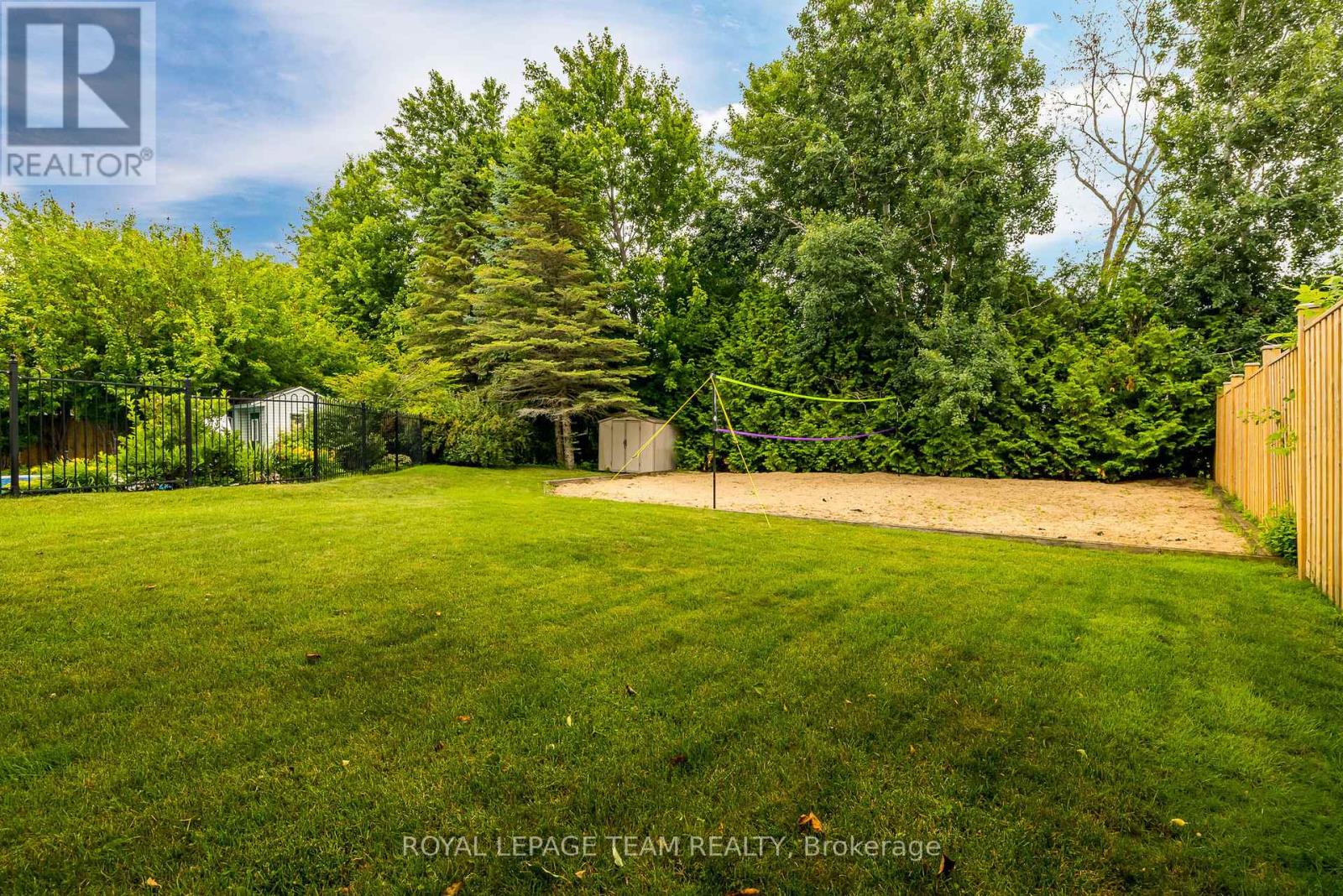 10 BEECHGROVE GARDENS - 40