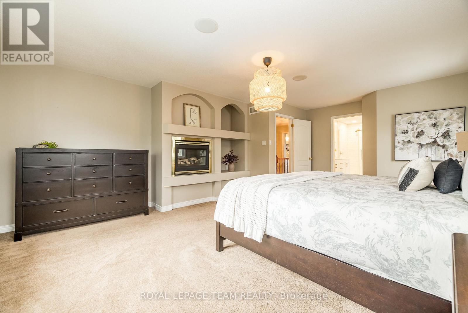 10 BEECHGROVE GARDENS - 18