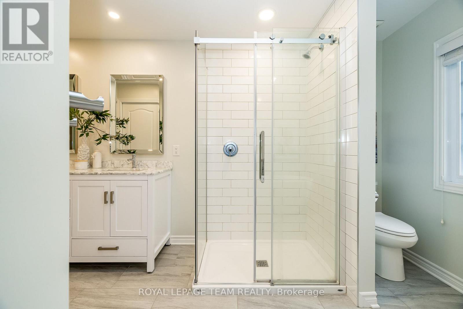 10 BEECHGROVE GARDENS - 21