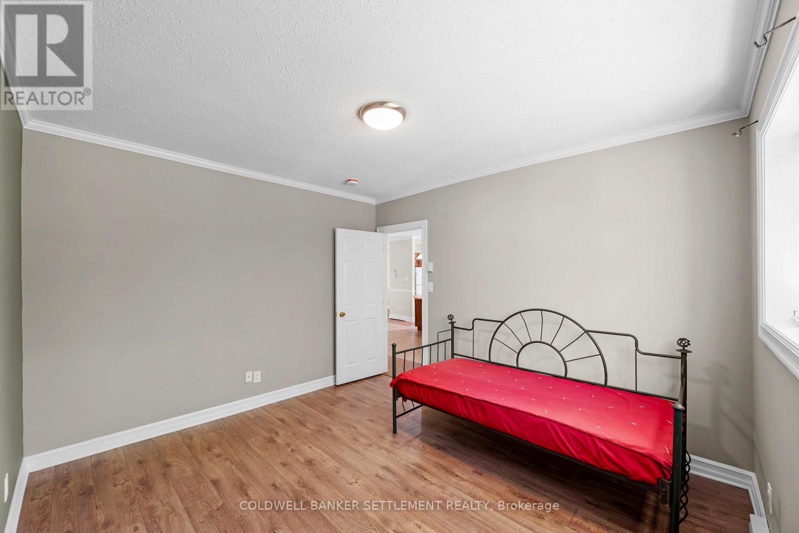 52 BERRY PARK LANE - 37