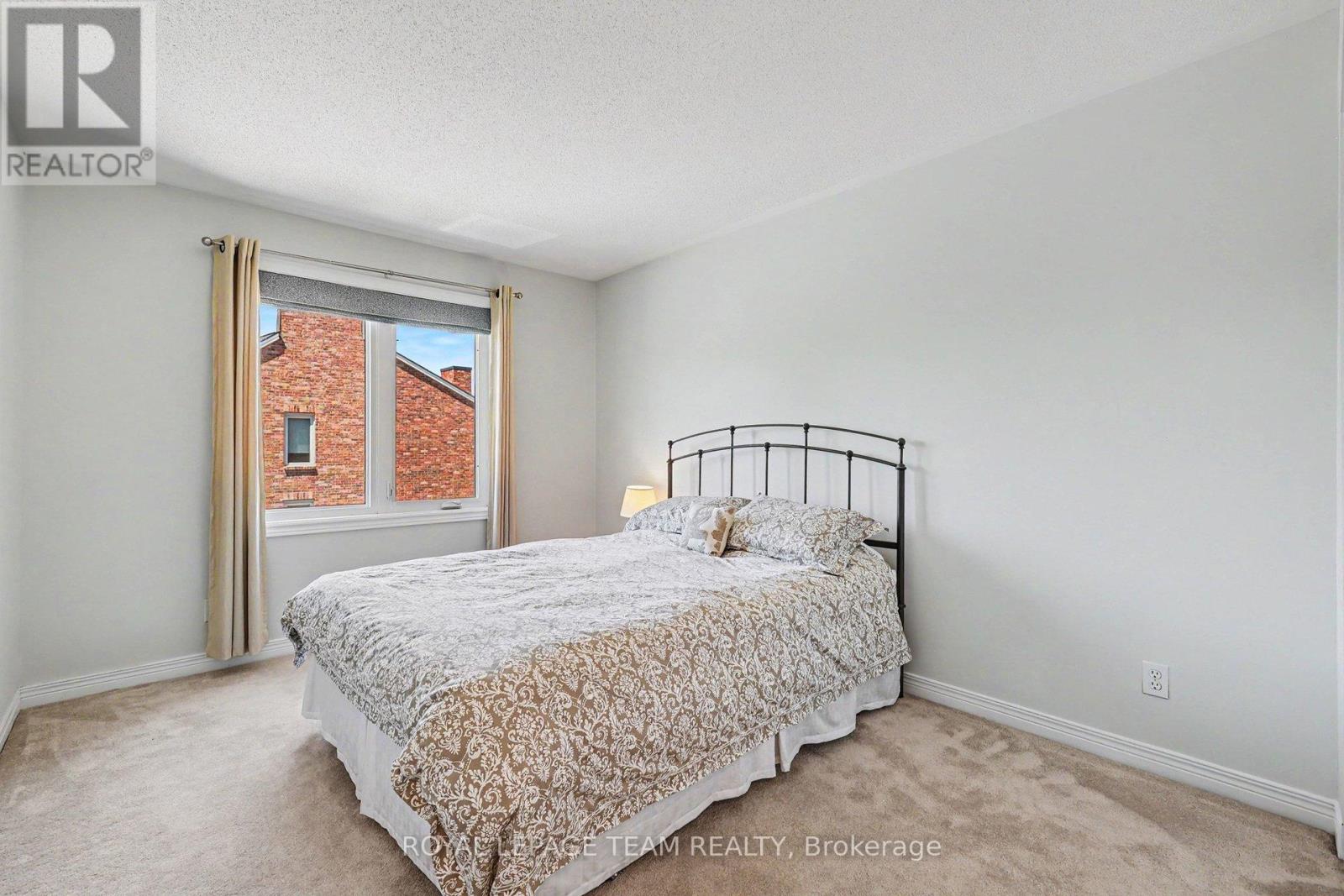 12 CATHERWOOD COURT - 27