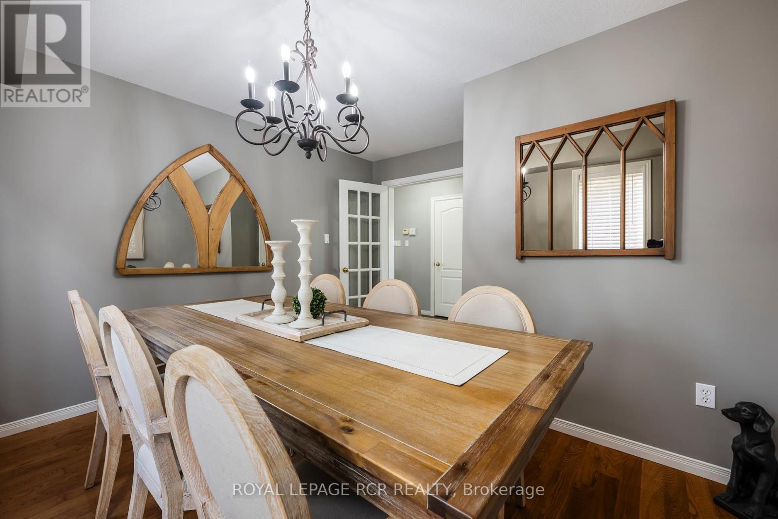 11 SANDRINGHAM CIRCLE - 6