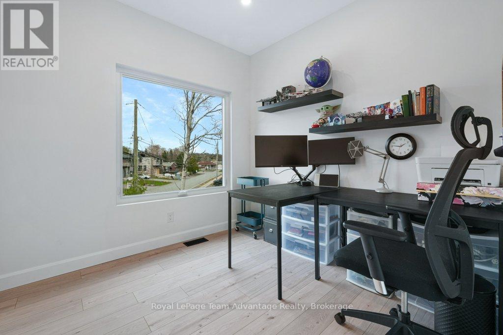 55 DENNIS DRIVE - 31
