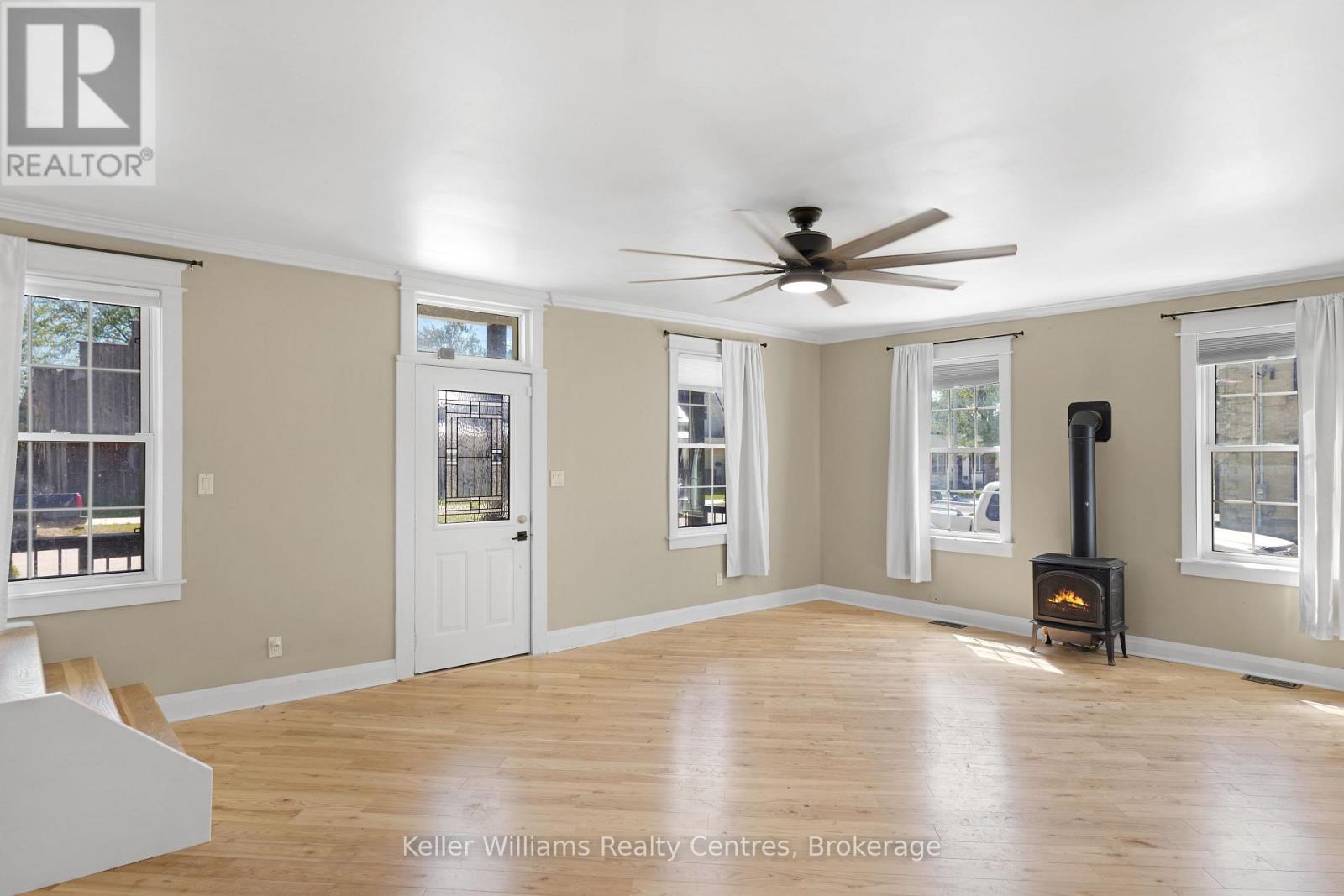 551 LOUISA STREET - 10