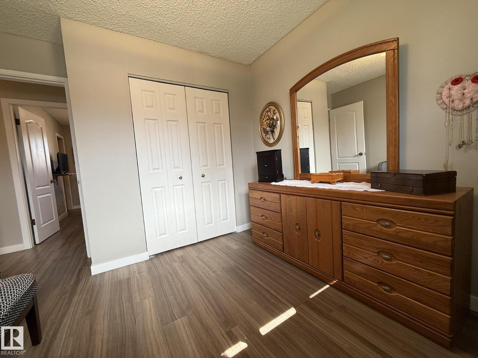 9848 151 ST NW - 21