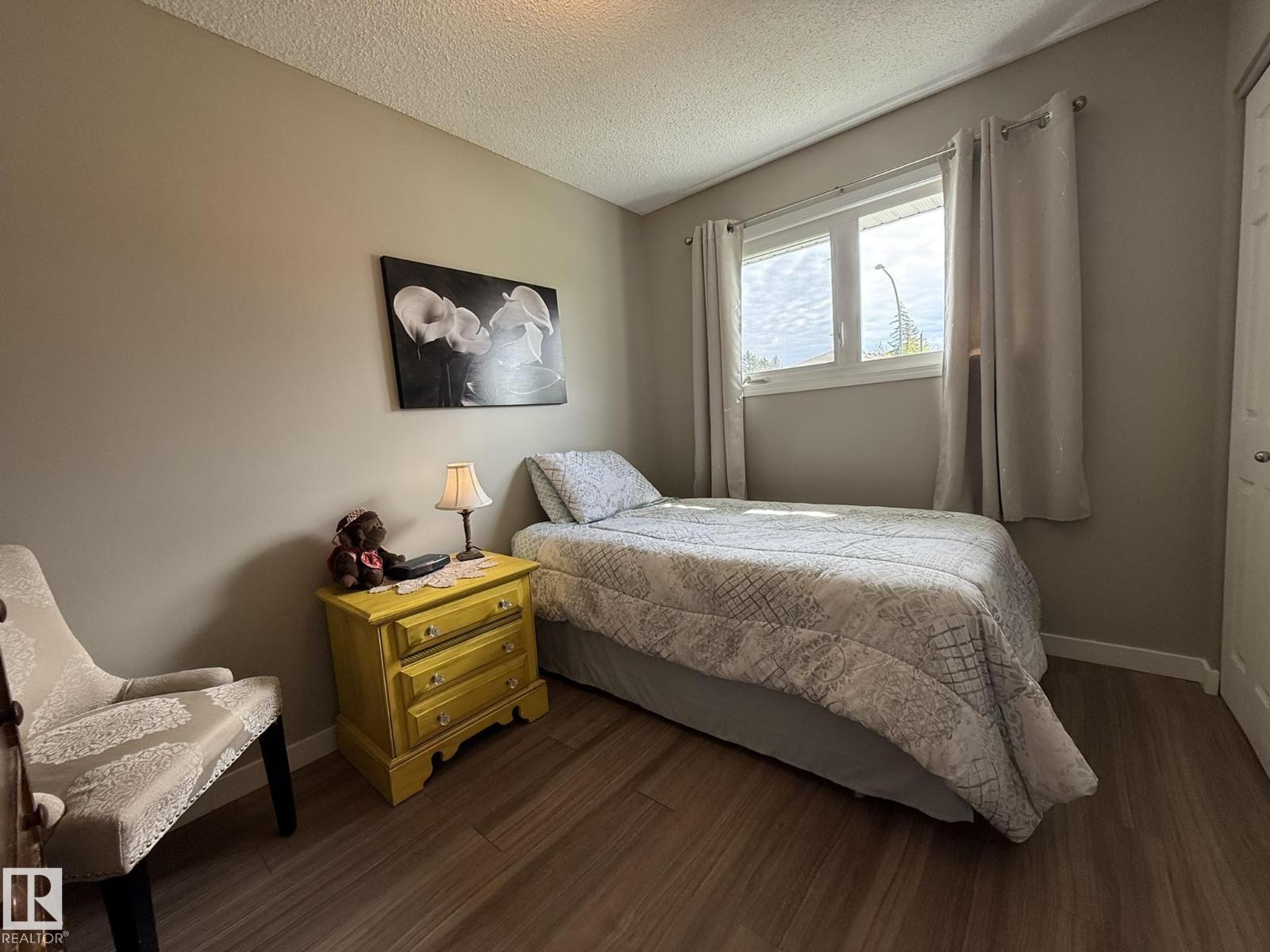9848 151 ST NW - 23