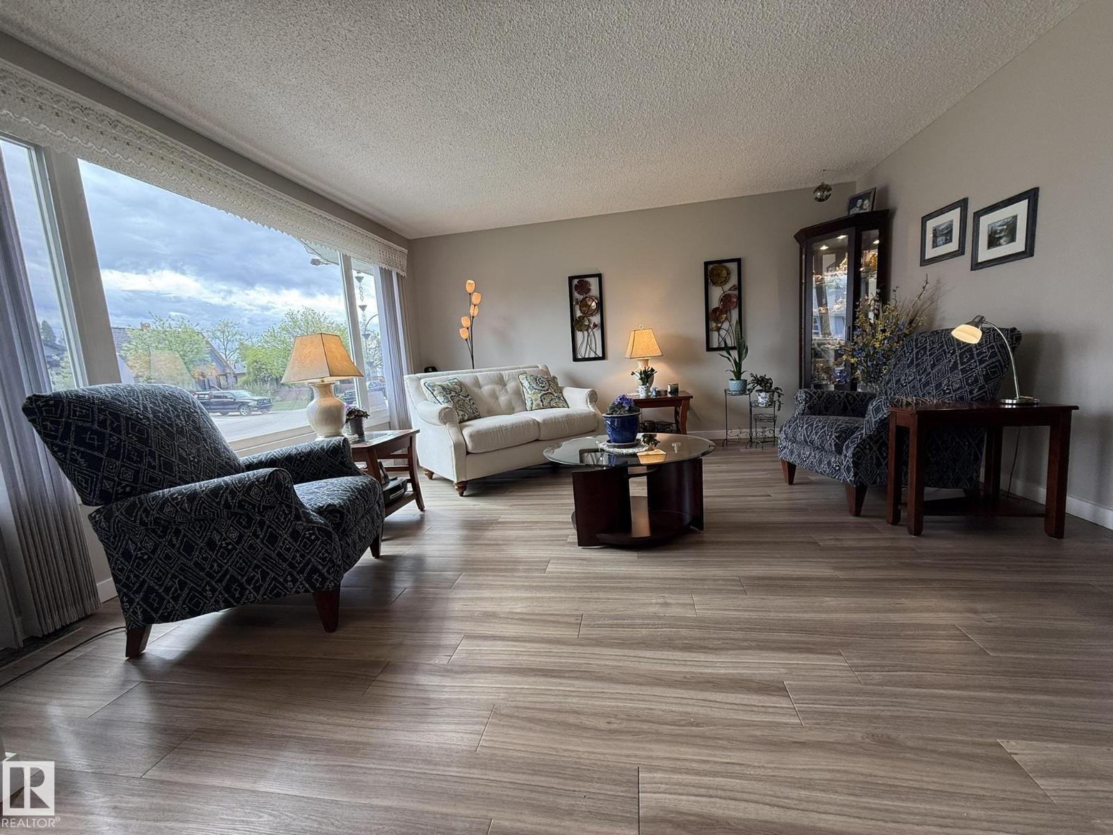 9848 151 ST NW - Image 3