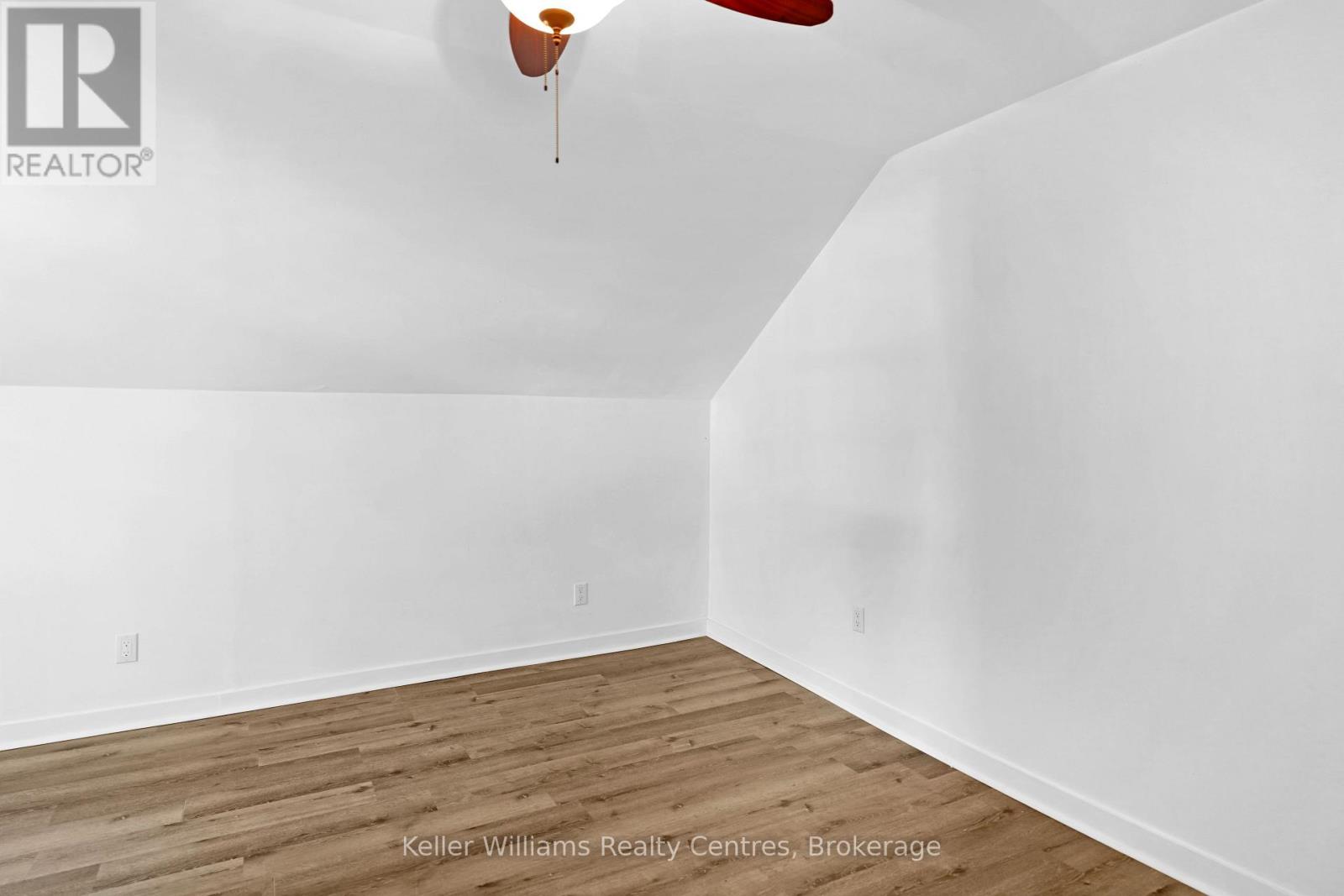 551 LOUISA STREET - 23