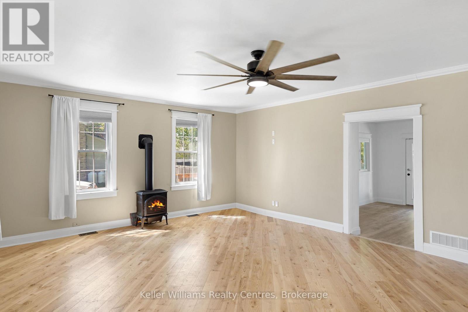 551 LOUISA STREET - 11
