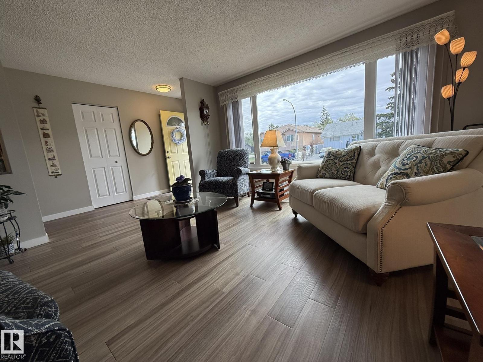 9848 151 ST NW - 7
