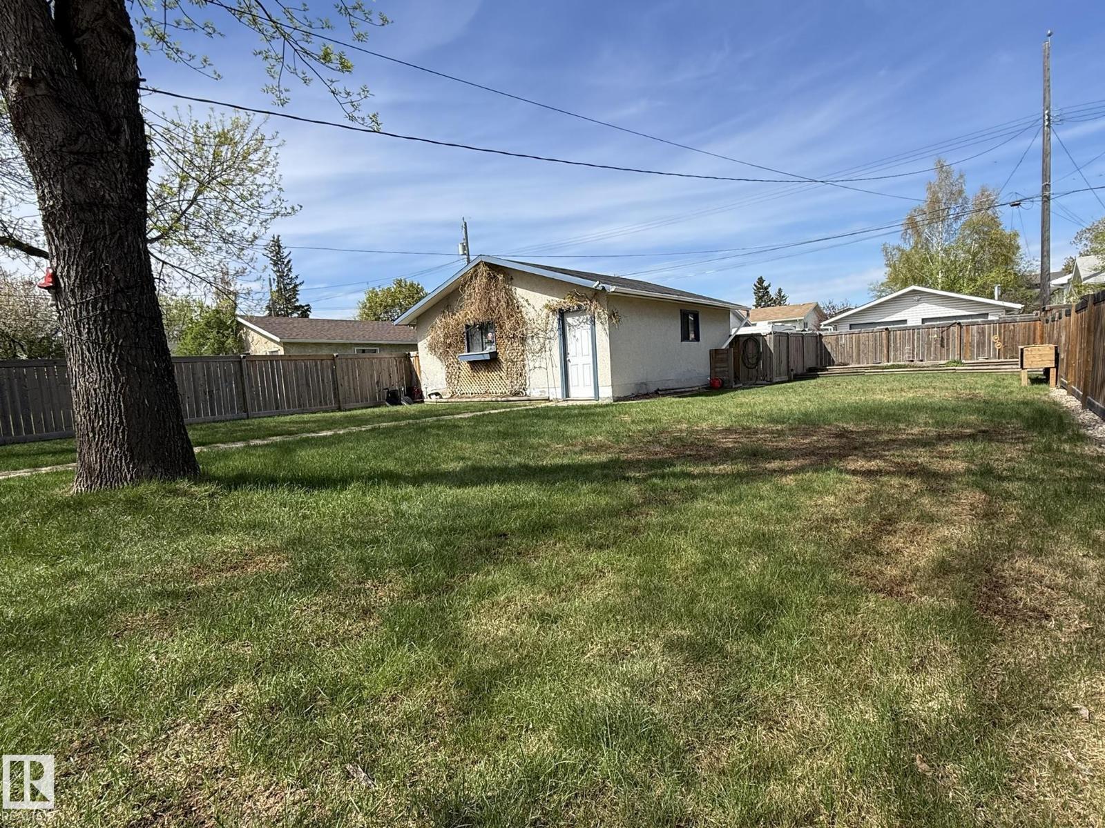 9848 151 ST NW - 45