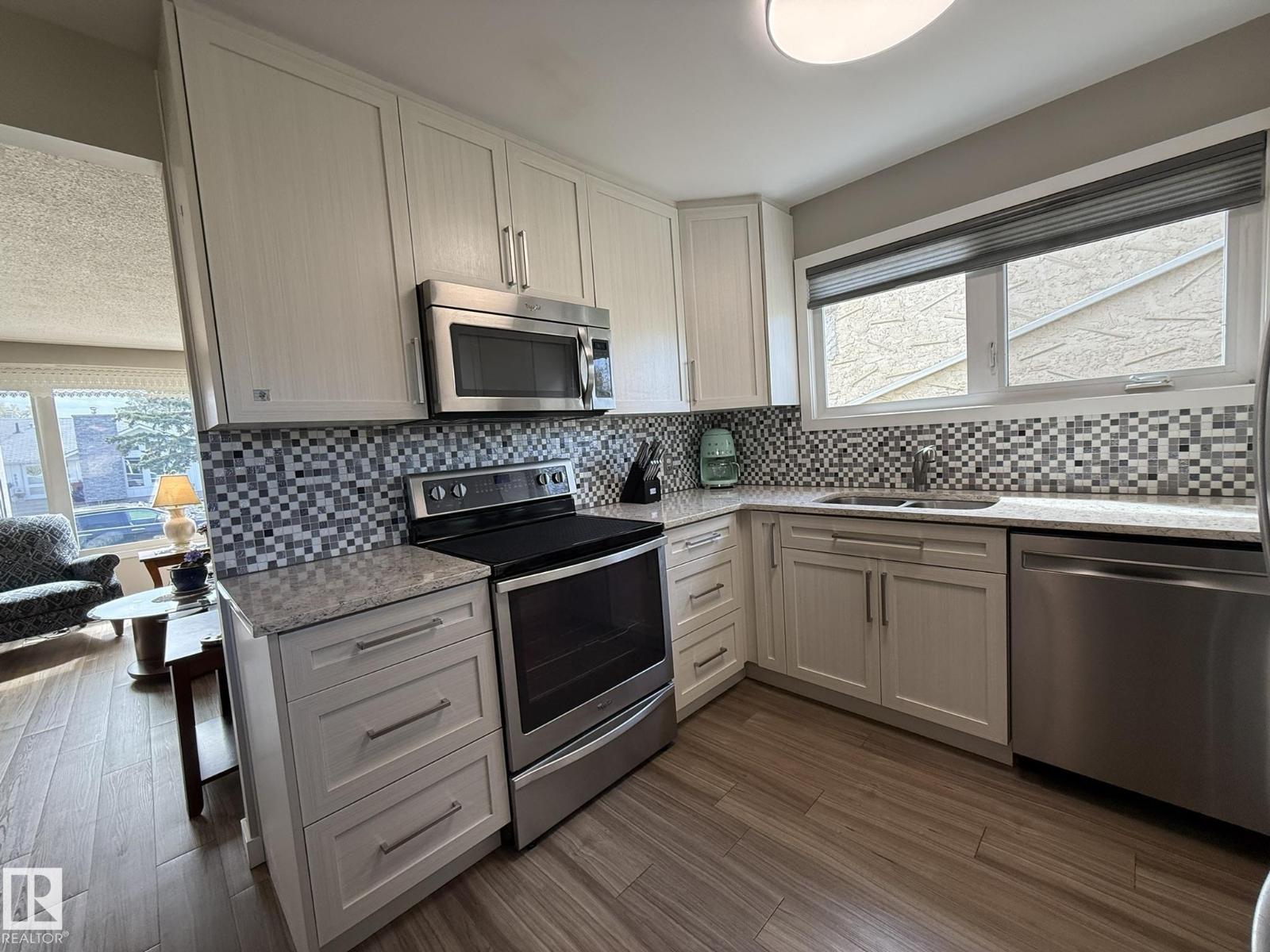 9848 151 ST NW - 13