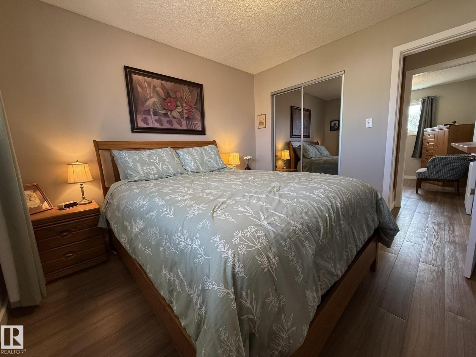 9848 151 ST NW - 18