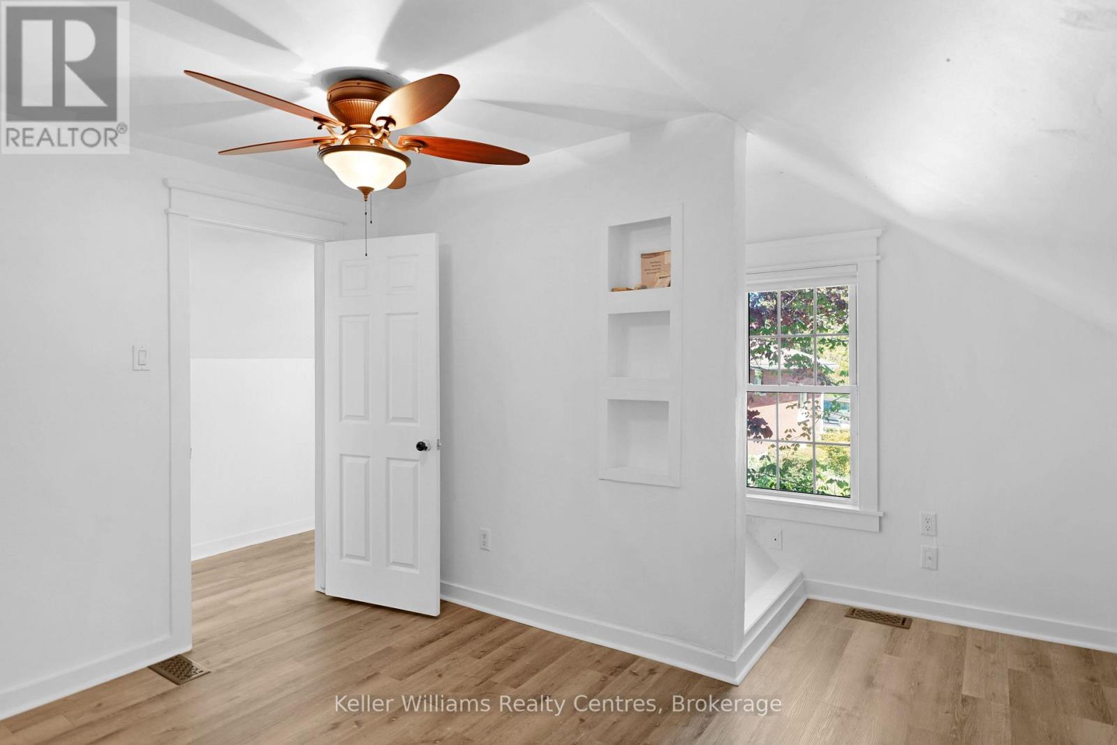 551 LOUISA STREET - 24