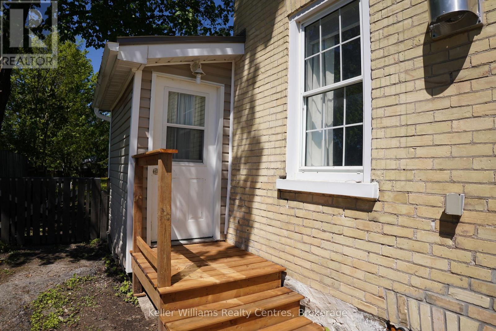 551 LOUISA STREET - 30