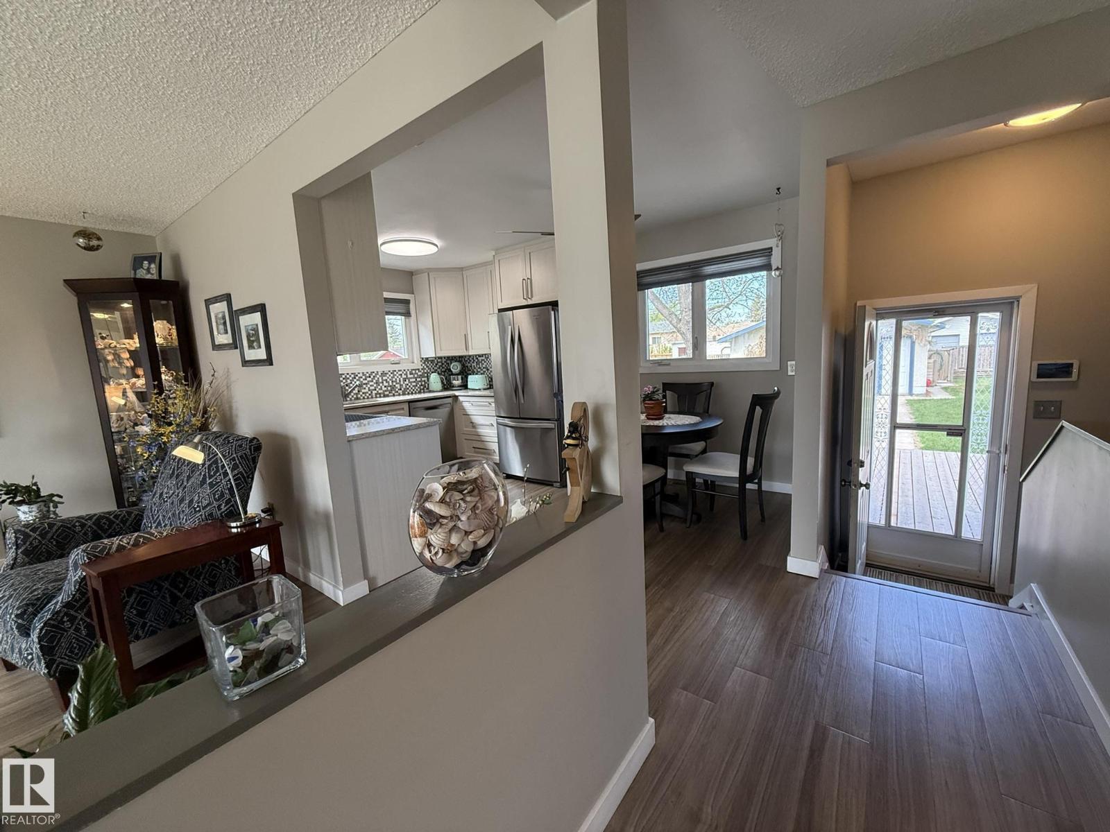 9848 151 ST NW - 10