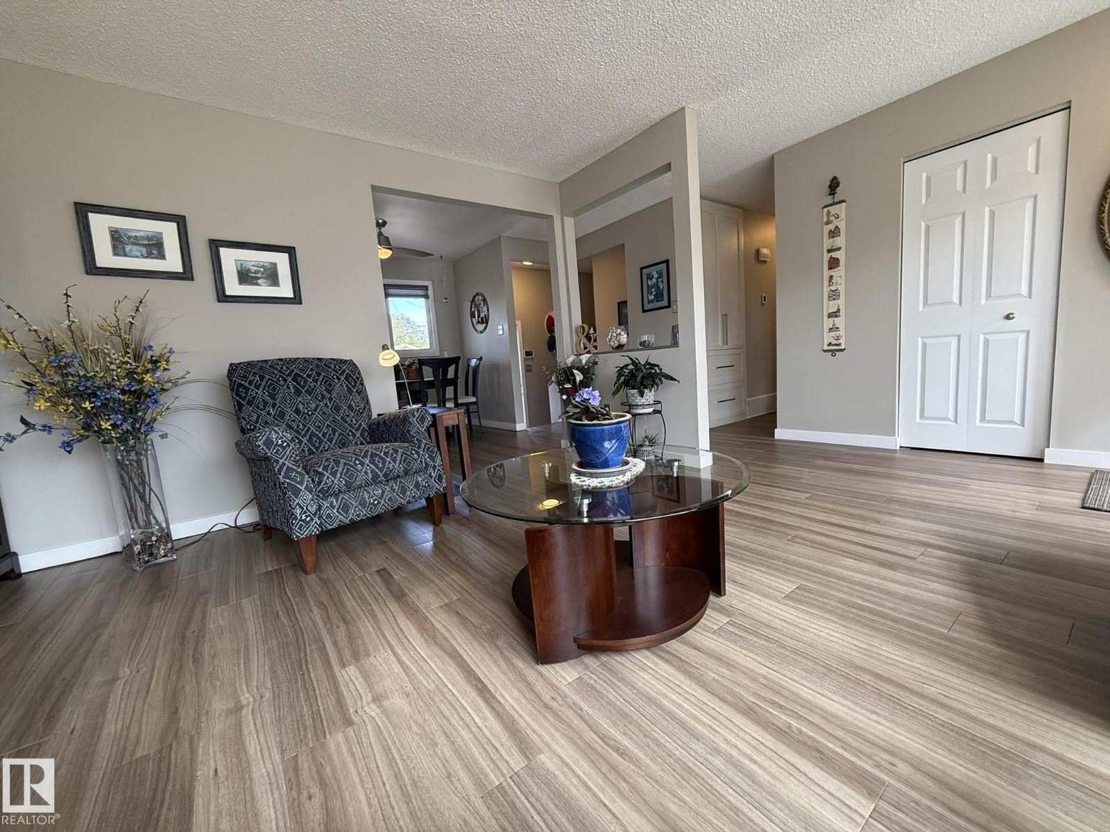 9848 151 ST NW - 8