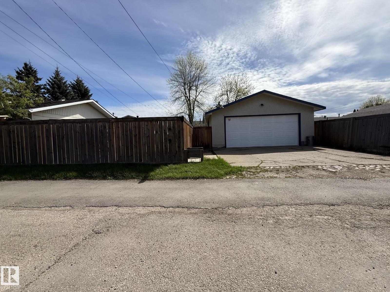 9848 151 ST NW - 55