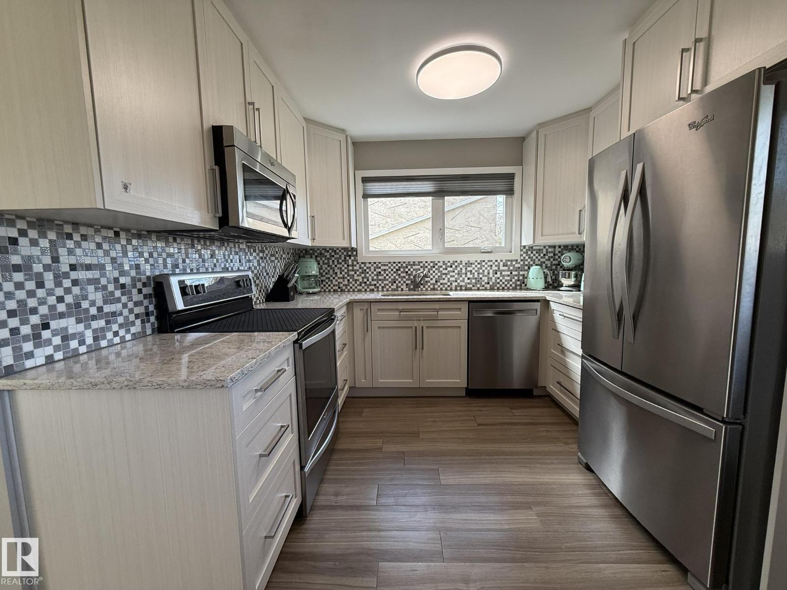 9848 151 ST NW - 15