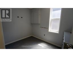 Primary Bedroom - 571 Muskoka Road N, Gravenhurst), ON P1P1E7 Photo 9