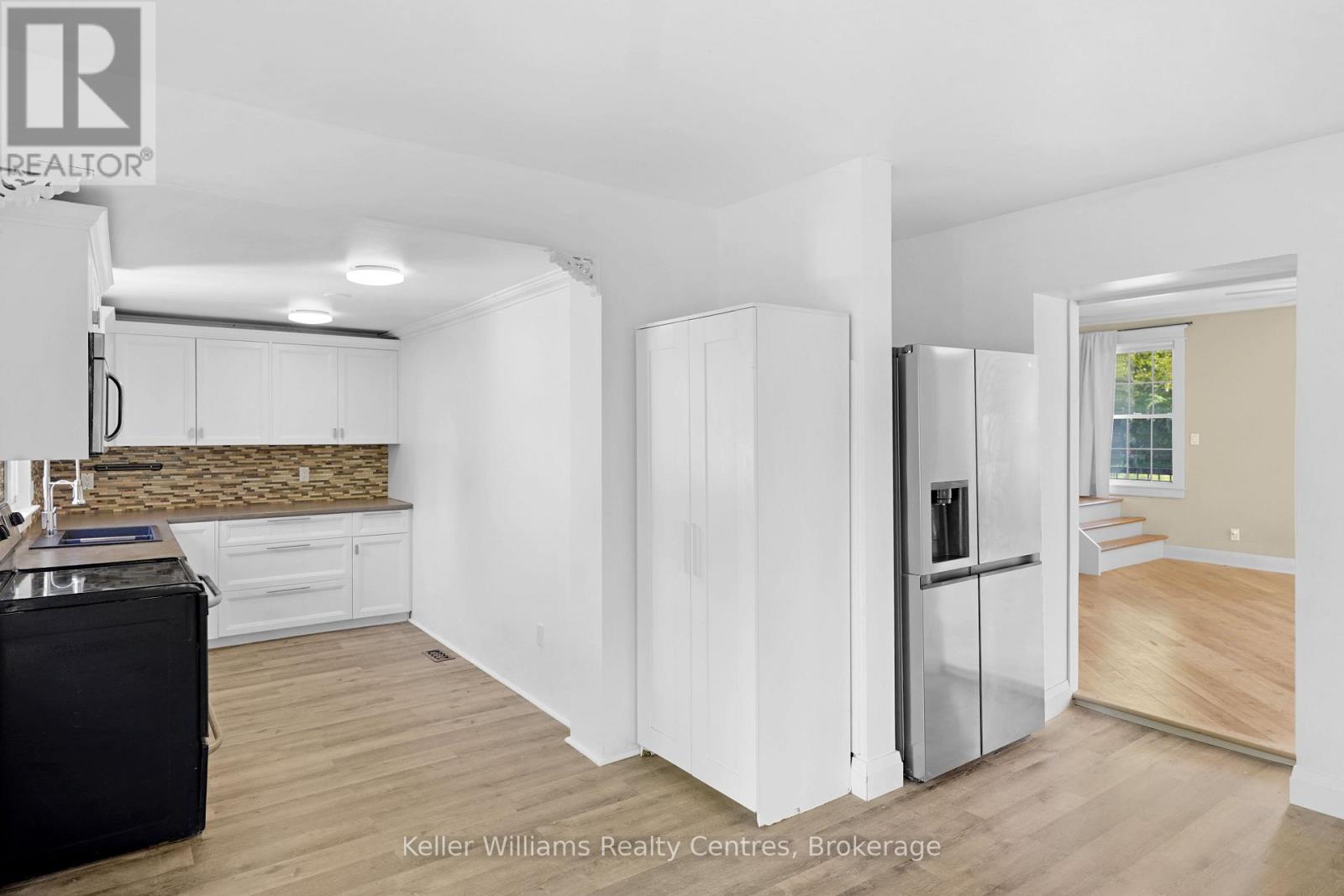551 LOUISA STREET - 19