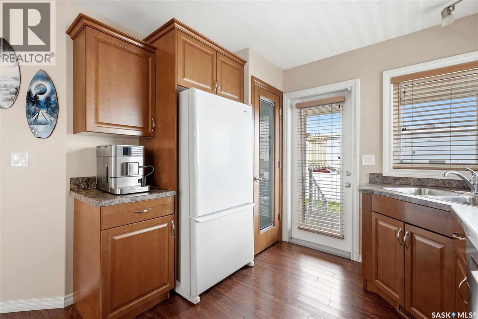 2090 Laurier BAY E - 12
