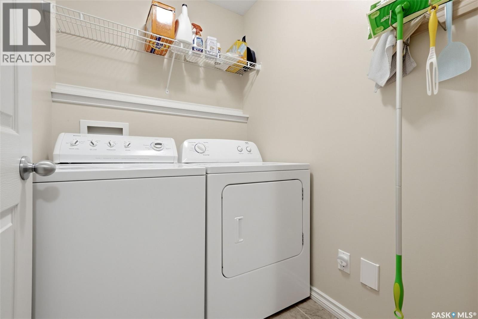2090 Laurier BAY E - 23