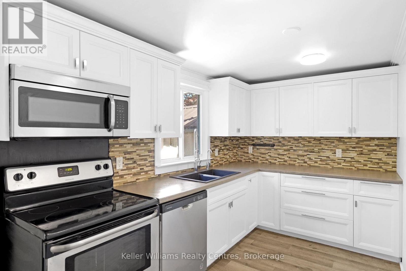 551 LOUISA STREET - 20