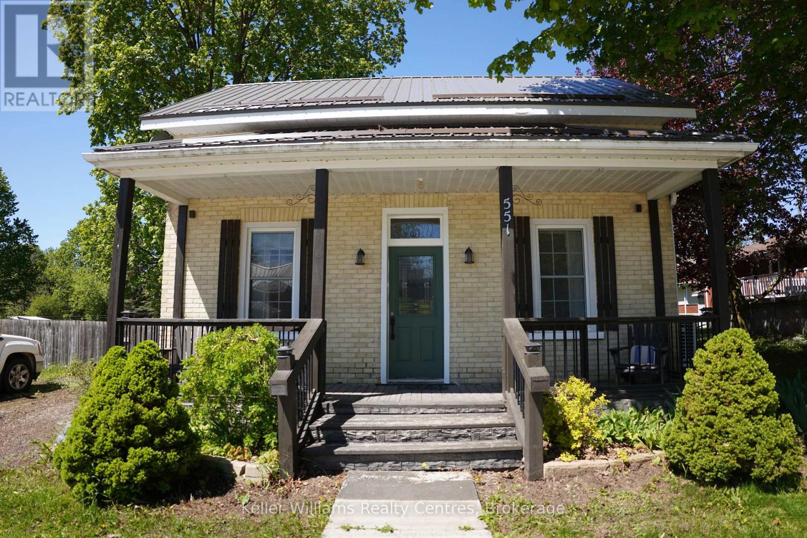 551 LOUISA STREET - 7