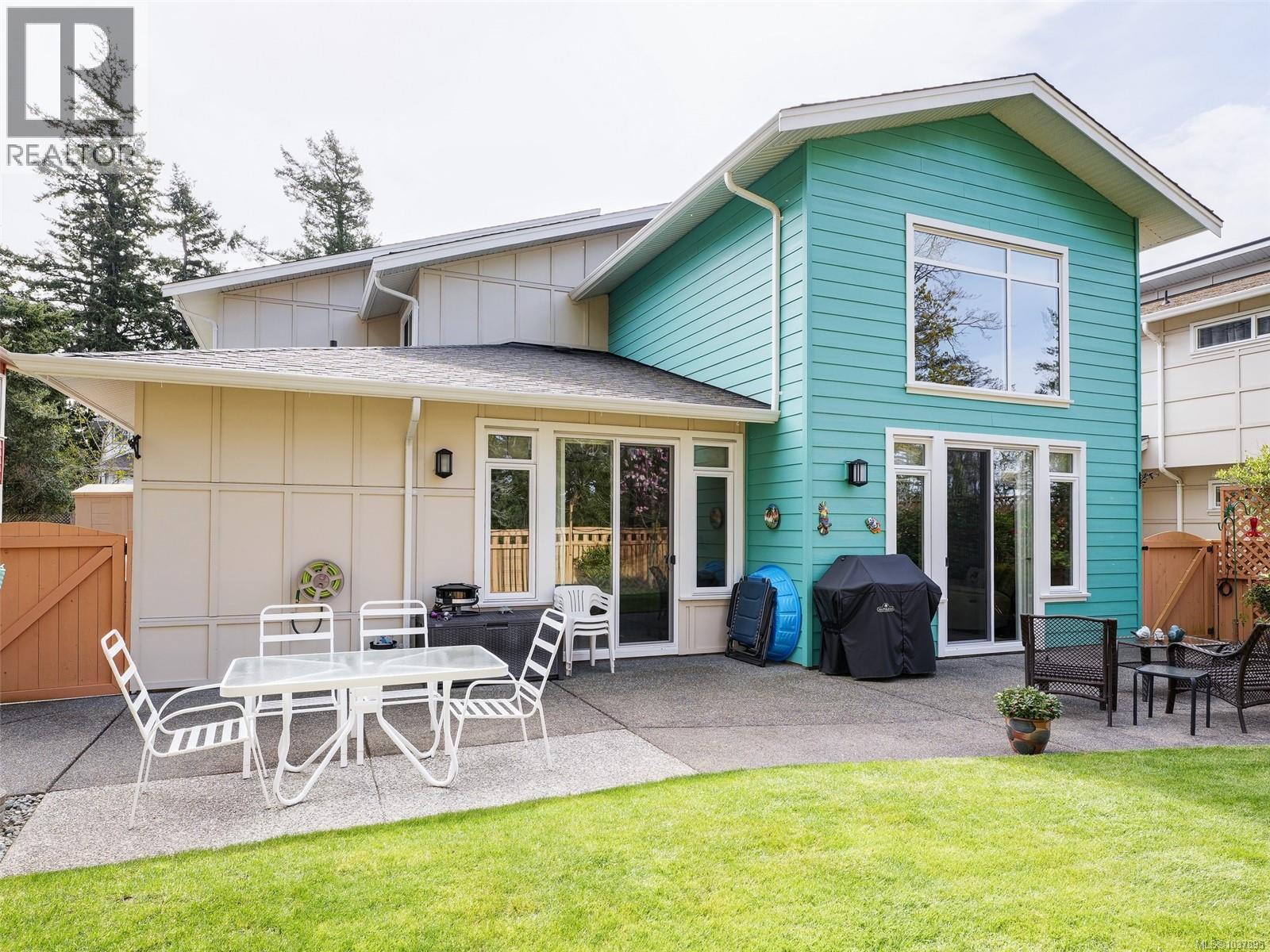 #2 854 Caroline Rd - 25