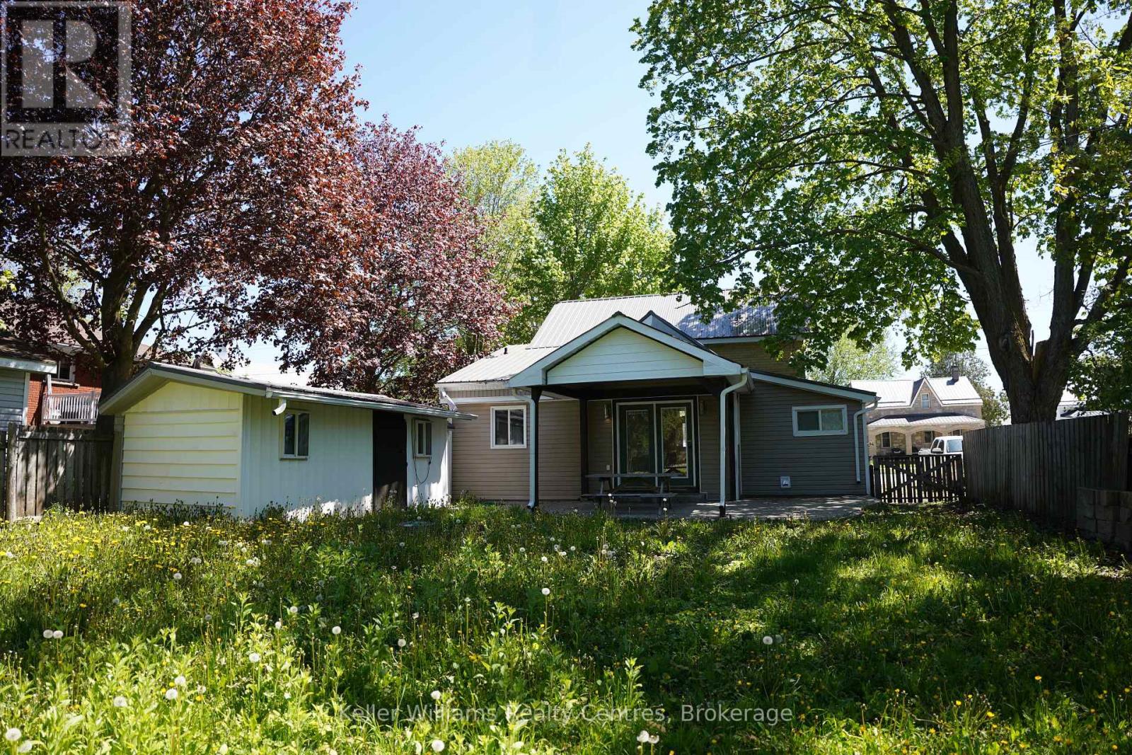 551 LOUISA STREET - 35