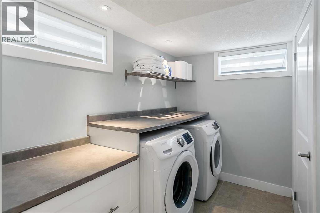 95 Hillgrove Crescent SW - 31