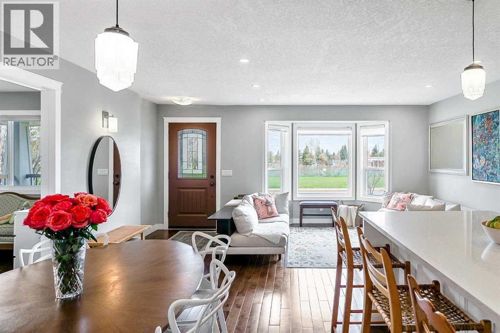 95 Hillgrove Crescent SW - 4