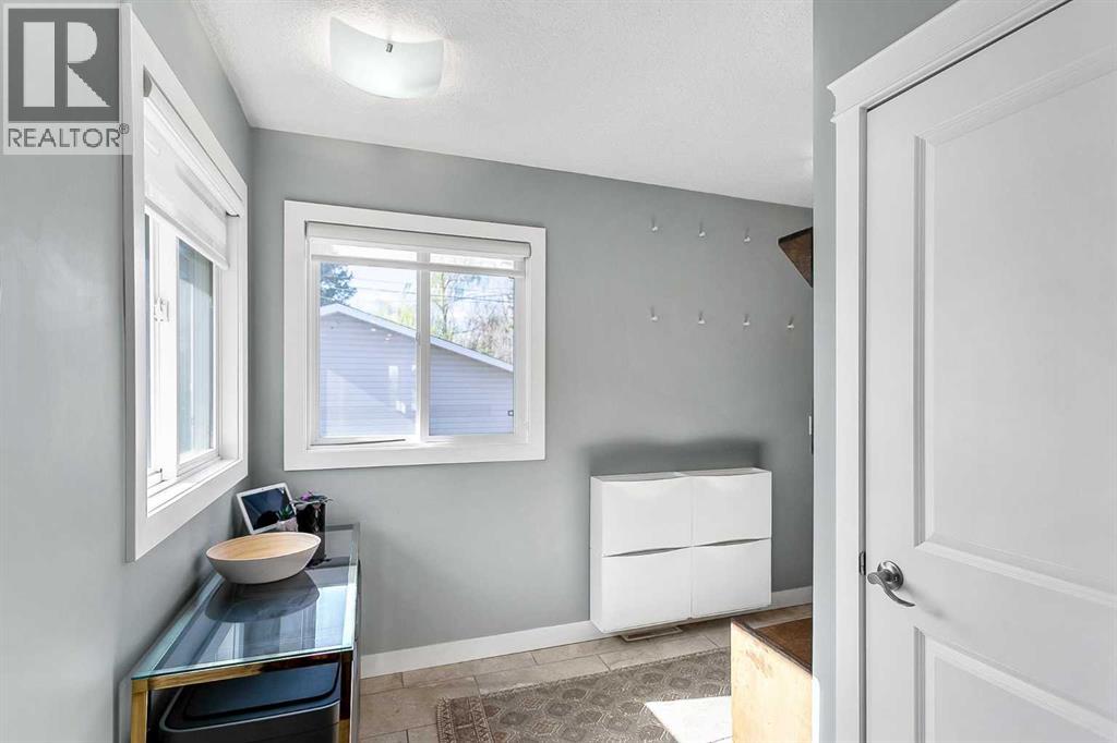 95 Hillgrove Crescent SW - 10