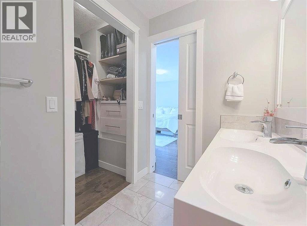 95 Hillgrove Crescent SW - 17