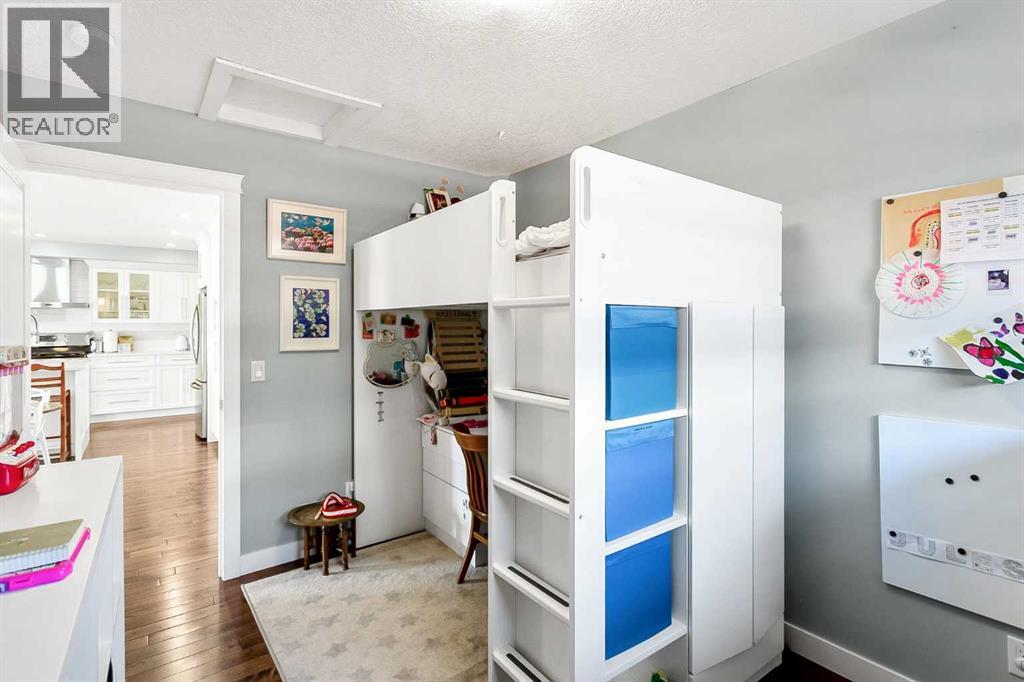 95 Hillgrove Crescent SW - 22