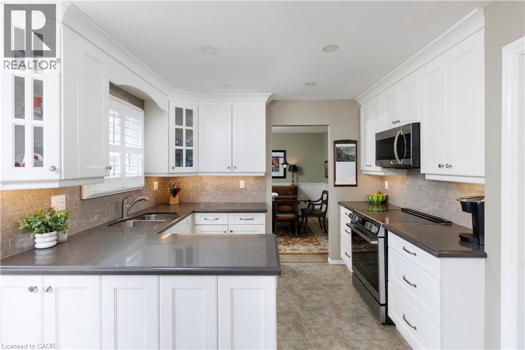 2174 WINCHESTER Court - Image 3