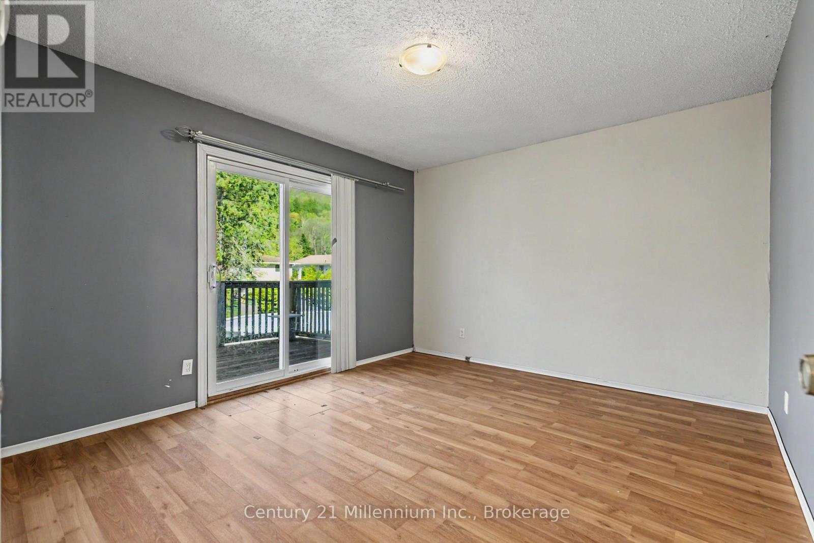 240 5TH A AVENUE W - 33