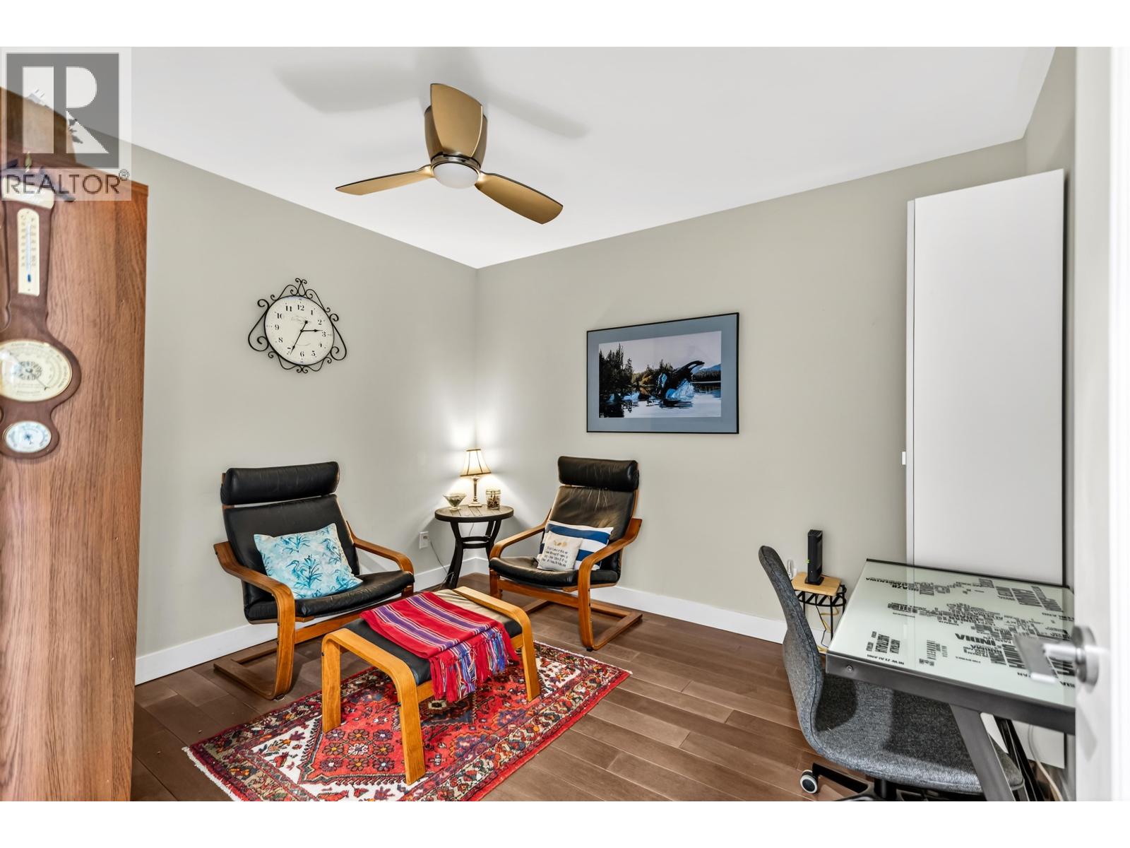 402 5725 TEREDO STREET, Sechelt