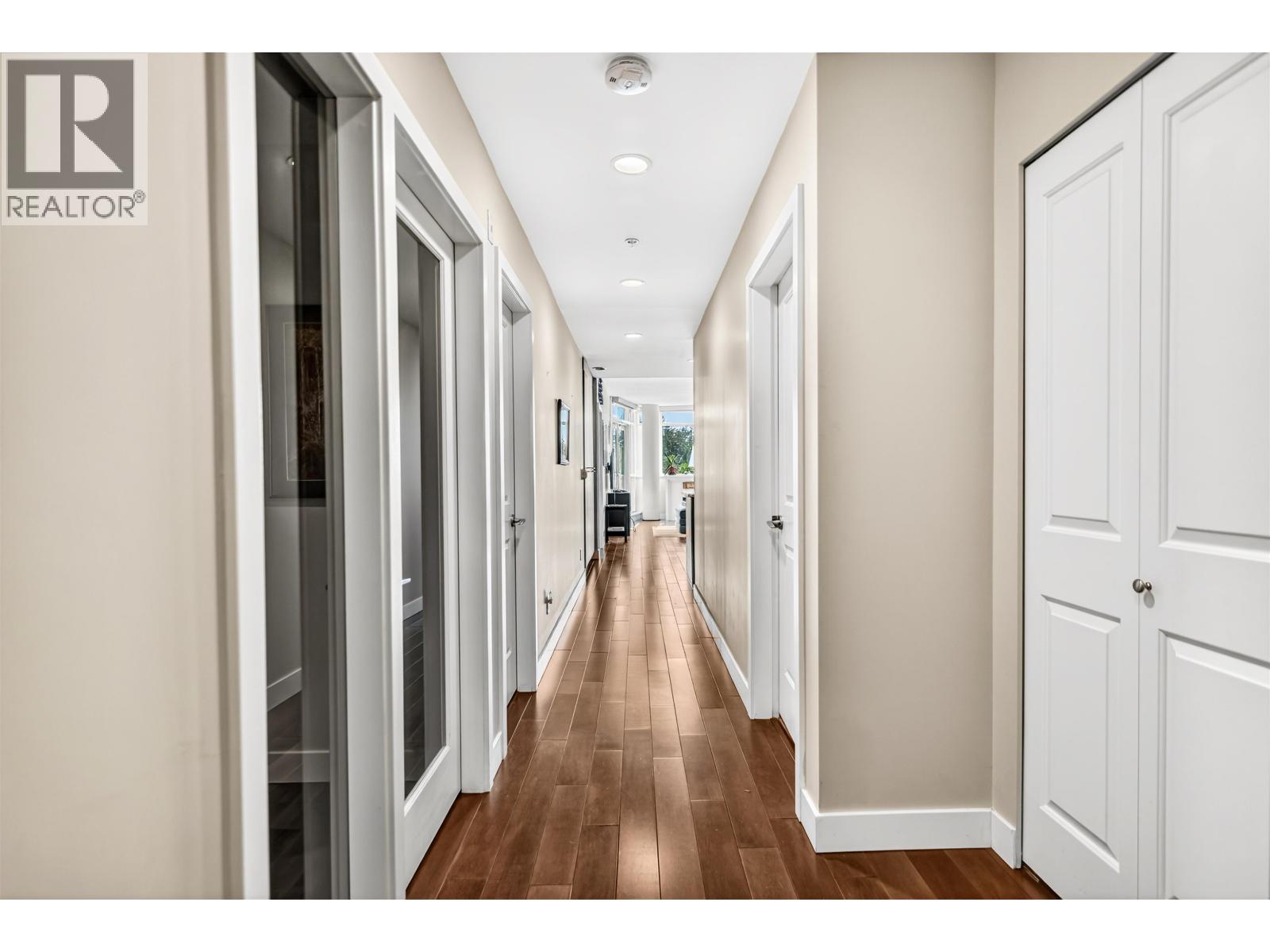 402 5725 TEREDO STREET, Sechelt